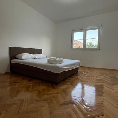 Entire Spacious Apartment With Free Parking Podgorica Eksteriør bilde