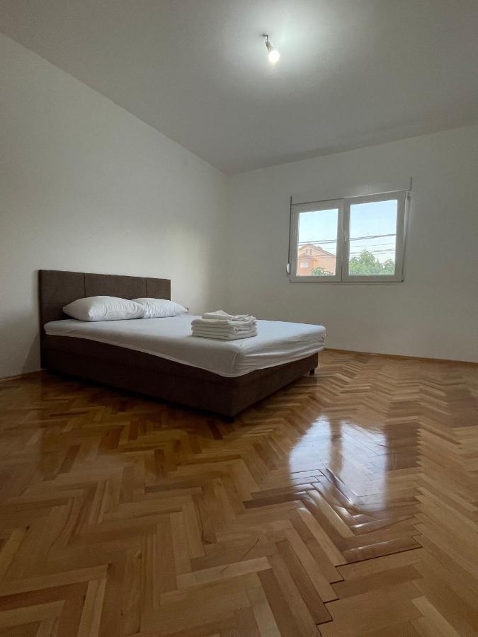Entire Spacious Apartment With Free Parking Podgorica Eksteriør bilde