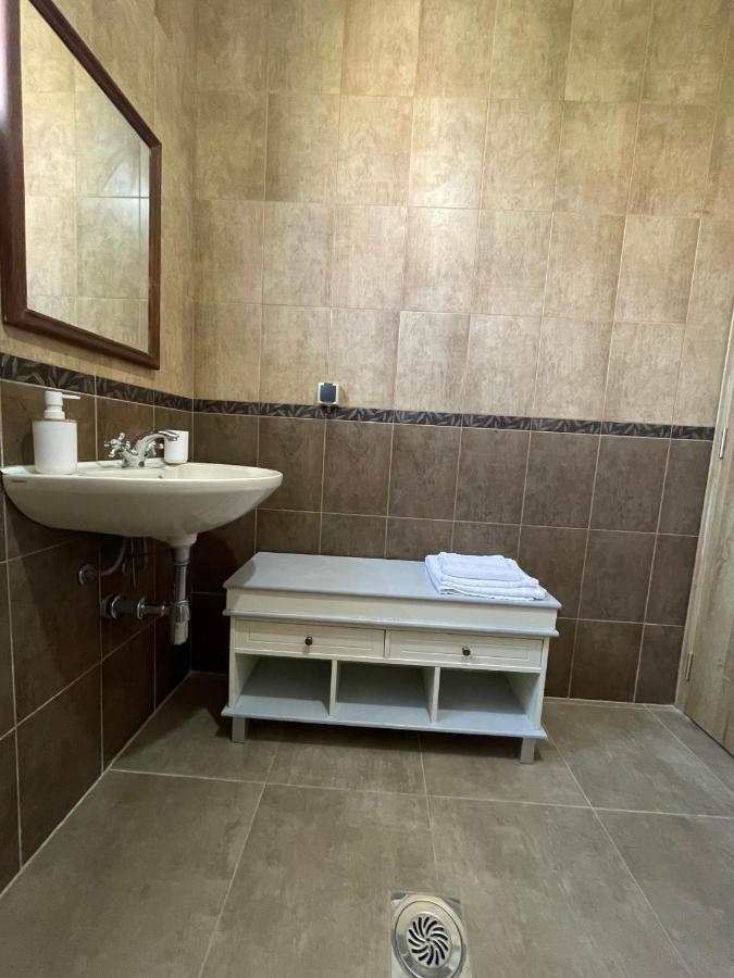 Entire Spacious Apartment With Free Parking Podgorica Eksteriør bilde